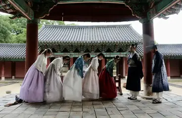 RS50954 Jingyi Sze Group Bonding Moment 4